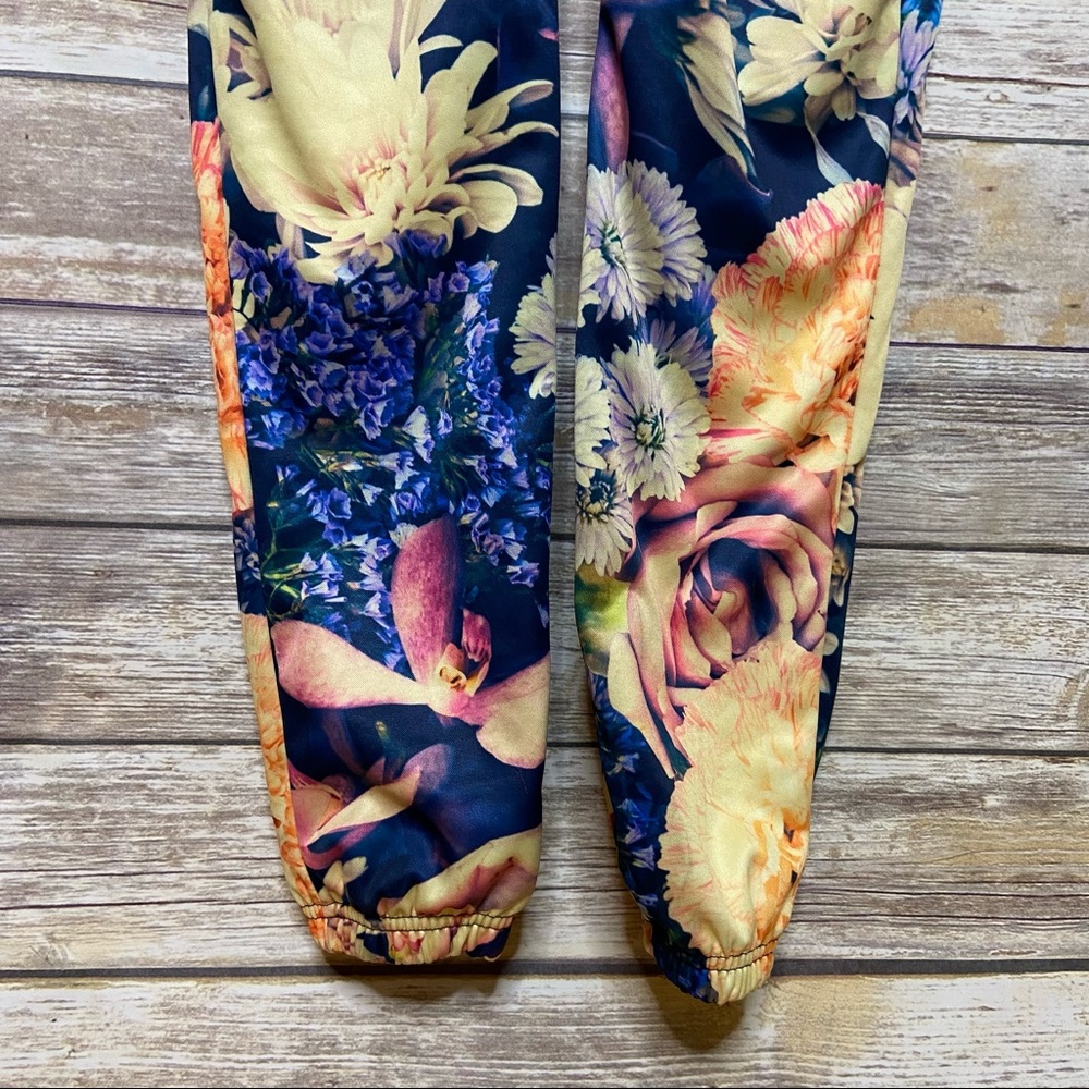 Electro Threads M VINTAGE FLOWERS ADULT ONESIE - Picture 9 of 10